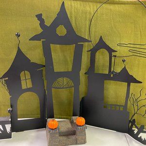 Hallmark Collection Halloween Haunted House 2003, with all 8 ornaments